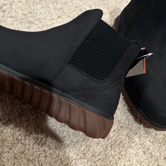 New in Box BOGS Men's Casual Chelsea II Waterproof Slip-On Black Boots Size 11 - Picture 4 of 8